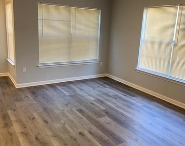 15603 Easthaven Court - Photo Thumbnail 3