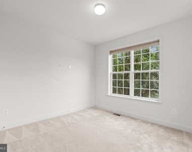 5215 Barons Delight Drive - Photo Thumbnail 17
