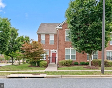 5215 Barons Delight Drive - Photo Thumbnail 1