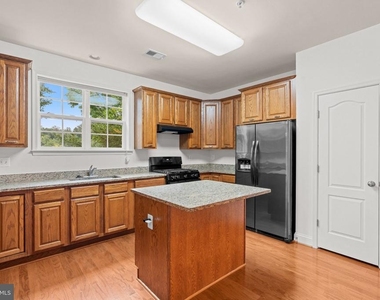 5215 Barons Delight Drive - Photo Thumbnail 2