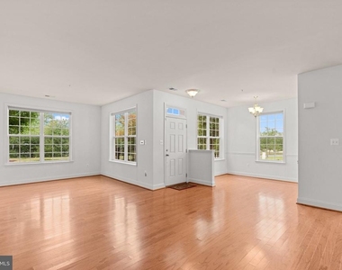 5215 Barons Delight Drive - Photo Thumbnail 8