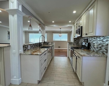6300 Hardwood Drive - Photo Thumbnail 8
