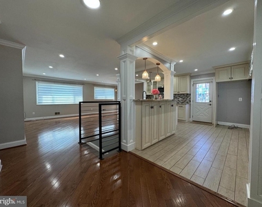 6300 Hardwood Drive - Photo Thumbnail 5
