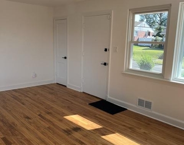 3508 26th Avenue - Photo Thumbnail 8