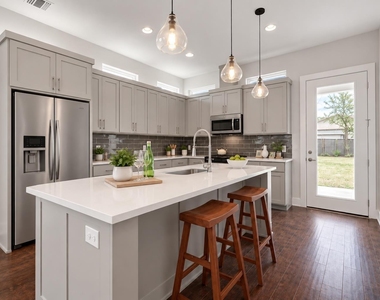 7104 Blessing Ave - Photo Thumbnail 9