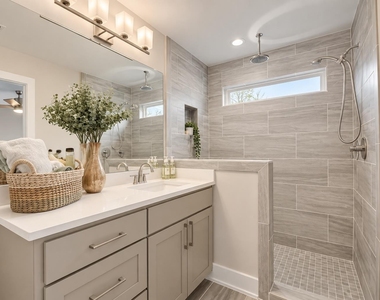 7104 Blessing Ave - Photo Thumbnail 13