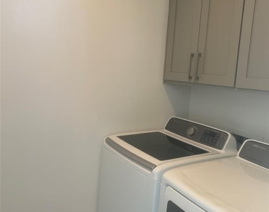 7104 Blessing Ave - Photo Thumbnail 19