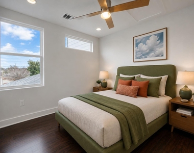 7104 Blessing Ave - Photo Thumbnail 16