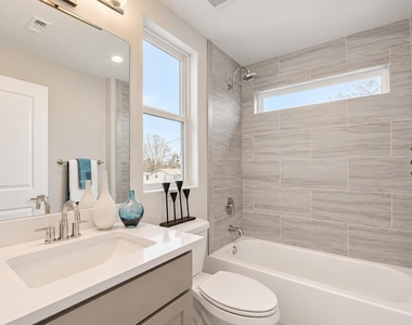 7104 Blessing Ave - Photo Thumbnail 18