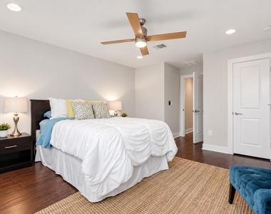 7104 Blessing Ave - Photo Thumbnail 15