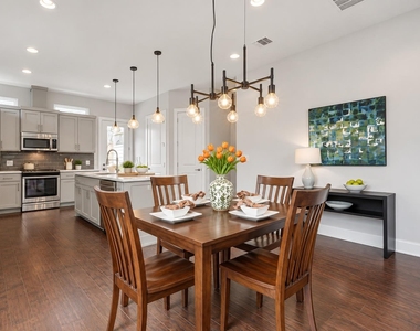 7104 Blessing Ave - Photo Thumbnail 7