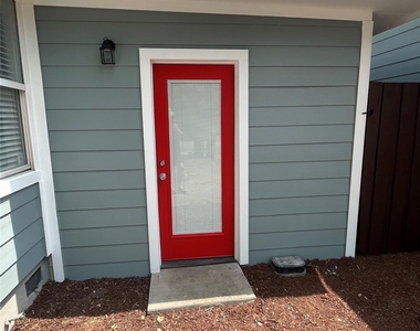 1109 Brentwood St - Photo Thumbnail 16