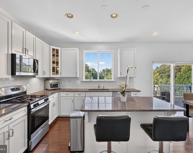 1024 Briggs Chaney Road - Photo Thumbnail 12