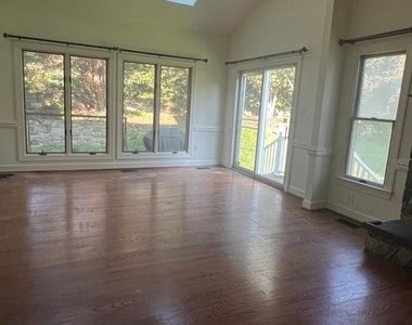 3025 Windy Knoll Court - Photo Thumbnail 4