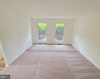 18552 Cape Jasmine Way - Photo Thumbnail 9