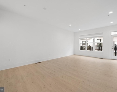 11344 Emerald Park Road - Photo Thumbnail 9