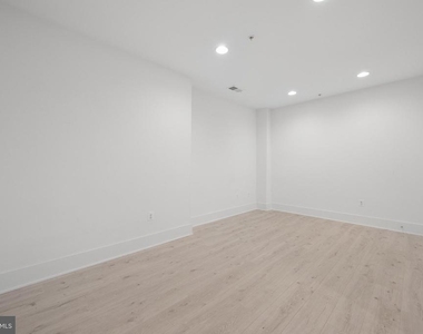 11344 Emerald Park Road - Photo Thumbnail 30