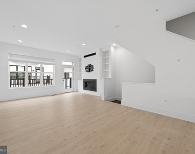 11344 Emerald Park Road - Photo Thumbnail 10