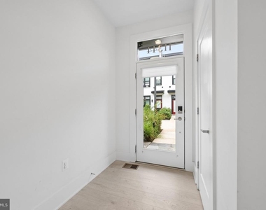 11344 Emerald Park Road - Photo Thumbnail 3