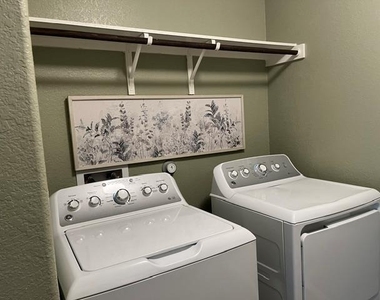 105 Guardian Angel Ct - Photo Thumbnail 18