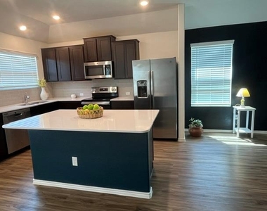 105 Guardian Angel Ct - Photo Thumbnail 1