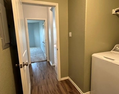 105 Guardian Angel Ct - Photo Thumbnail 19