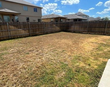 105 Guardian Angel Ct - Photo Thumbnail 29