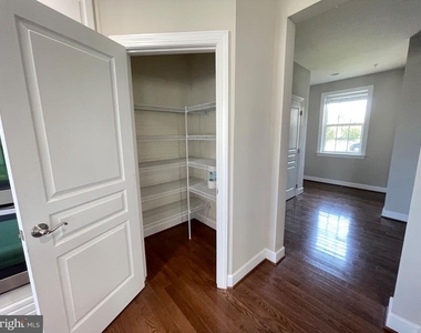 5801 Coppelia Drive - Photo Thumbnail 17