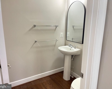 5801 Coppelia Drive - Photo Thumbnail 8