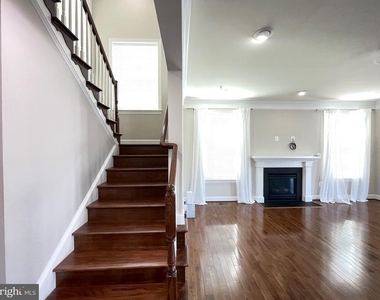 5801 Coppelia Drive - Photo Thumbnail 20
