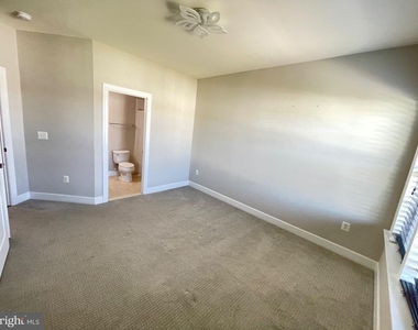 5801 Coppelia Drive - Photo Thumbnail 38