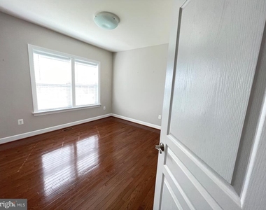 5801 Coppelia Drive - Photo Thumbnail 27