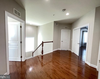 5801 Coppelia Drive - Photo Thumbnail 31