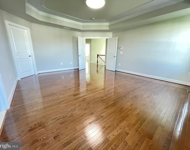 5801 Coppelia Drive - Photo Thumbnail 37