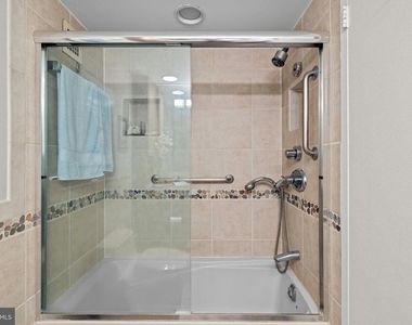 4515 Willard Avenue - Photo Thumbnail 25