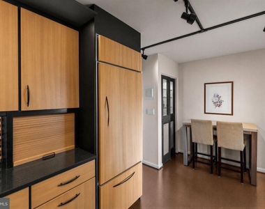 4515 Willard Avenue - Photo Thumbnail 8