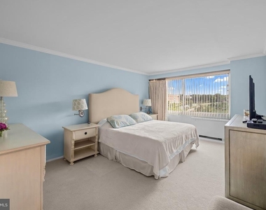 4515 Willard Avenue - Photo Thumbnail 26