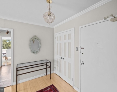 4515 Willard Avenue - Photo Thumbnail 4