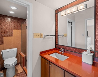 4515 Willard Avenue - Photo Thumbnail 30