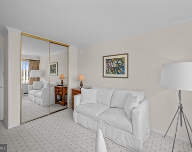 4515 Willard Avenue - Photo Thumbnail 22