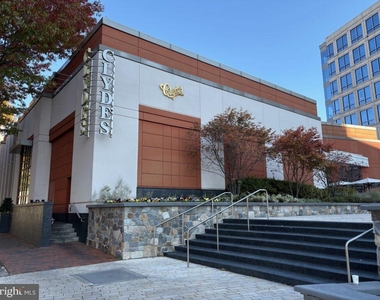4515 Willard Avenue - Photo Thumbnail 50