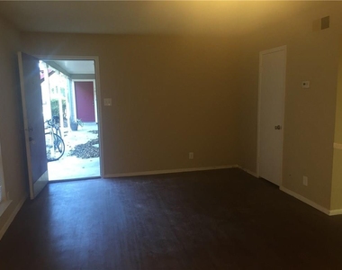 5101 Evans Ave - Photo Thumbnail 4