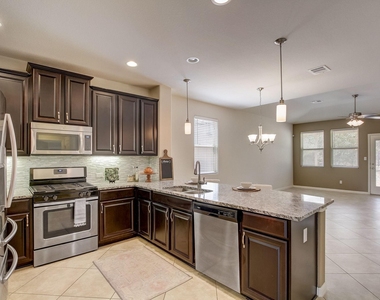 7618 Evening Sky Cir - Photo Thumbnail 12
