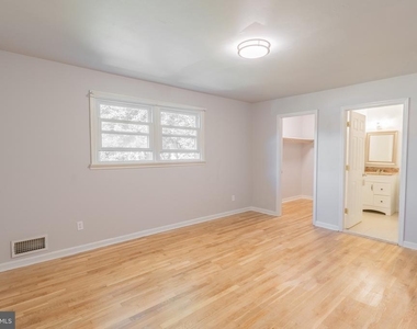 11714 Tifton Drive - Photo Thumbnail 13