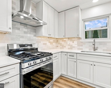 15617 Ambiance Drive - Photo Thumbnail 16