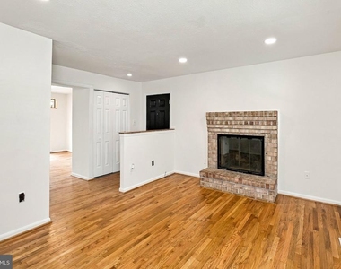 15617 Ambiance Drive - Photo Thumbnail 9