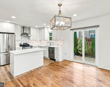 15617 Ambiance Drive - Photo Thumbnail 13
