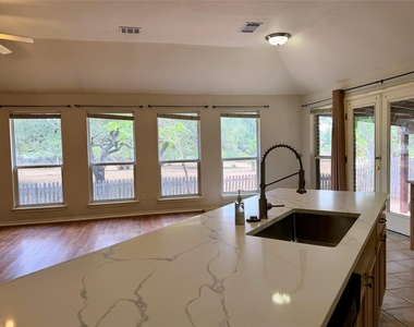 8618 Columbia Falls Dr - Photo Thumbnail 4