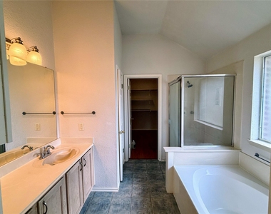 8618 Columbia Falls Dr - Photo Thumbnail 13