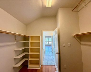 8618 Columbia Falls Dr - Photo Thumbnail 11